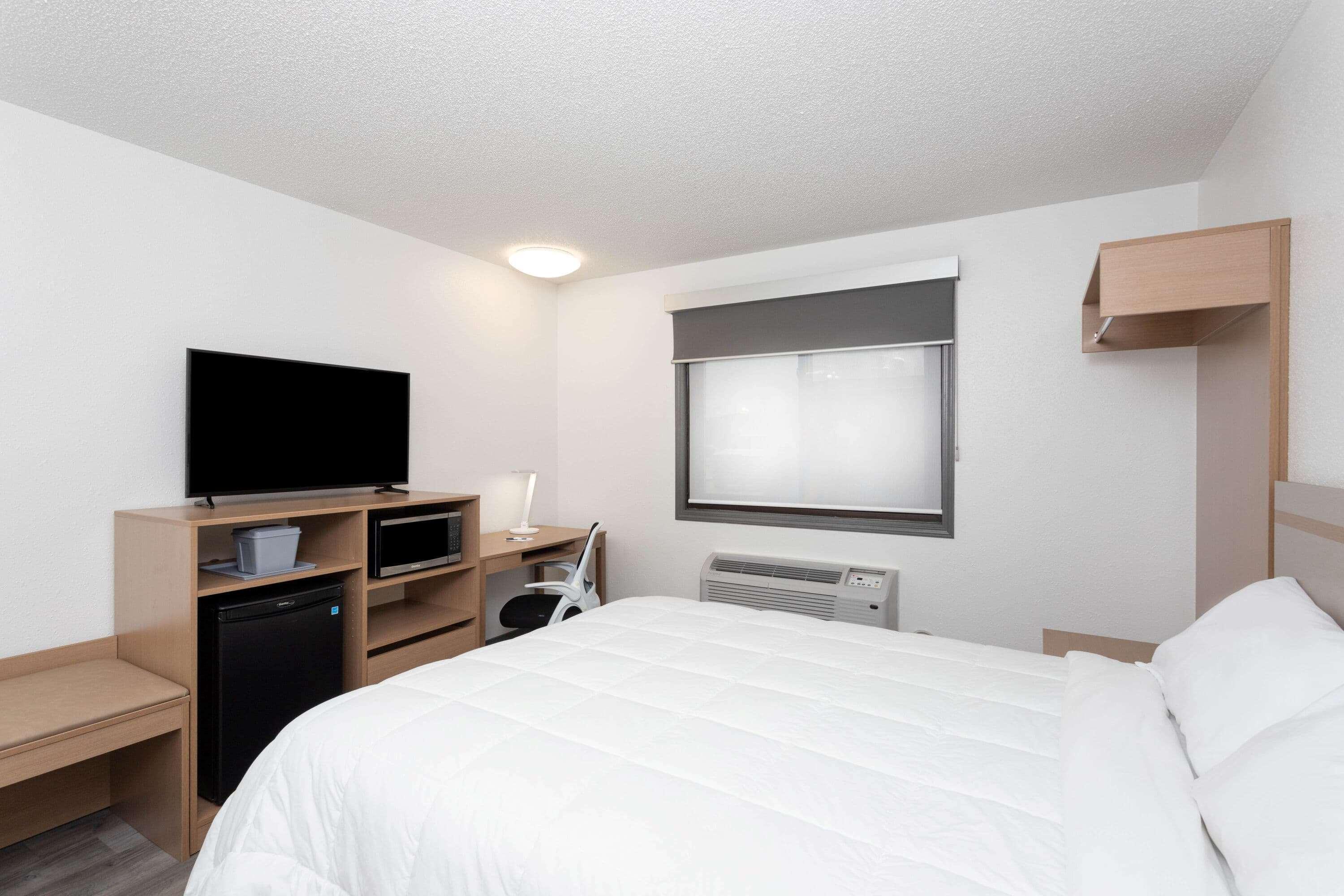 Travelodge By Wyndham Elkhart Exterior photo